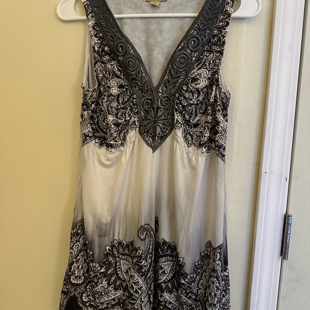 Elegant Black and White Paisley Tank Top